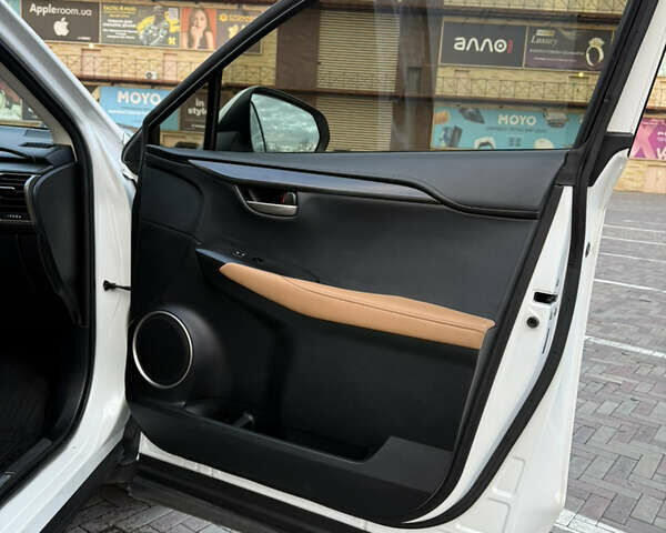 Білий Лексус НХ, об'ємом двигуна 2 л та пробігом 90 тис. км за 25500 $, фото 10 на Automoto.ua