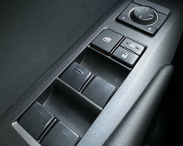 Білий Лексус НХ, об'ємом двигуна 2 л та пробігом 126 тис. км за 24500 $, фото 57 на Automoto.ua