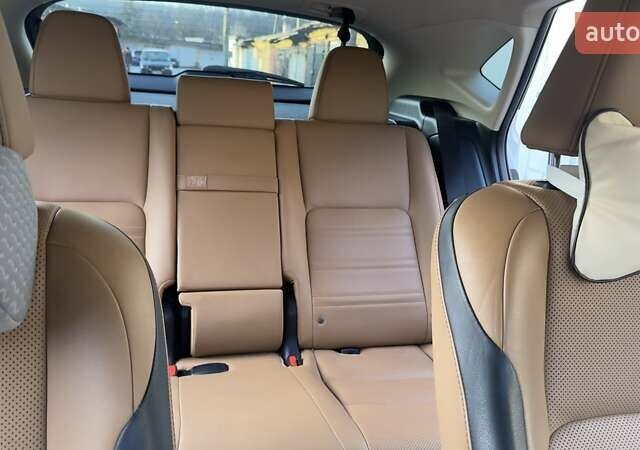 Білий Лексус НХ, об'ємом двигуна 2 л та пробігом 59 тис. км за 25000 $, фото 11 на Automoto.ua