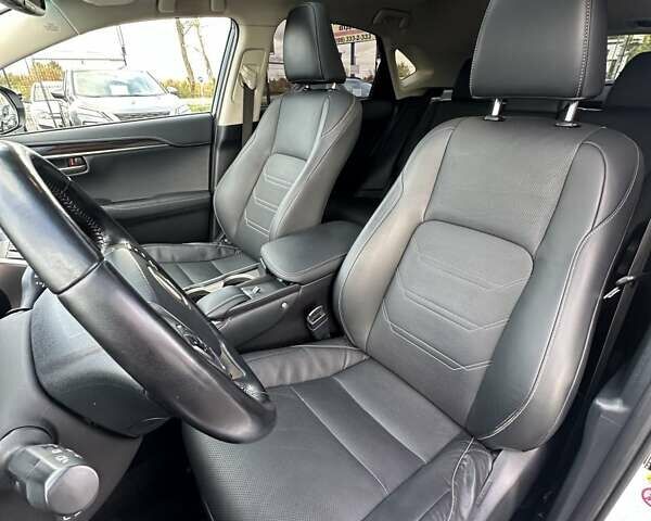 Білий Лексус НХ, об'ємом двигуна 2 л та пробігом 126 тис. км за 21500 $, фото 17 на Automoto.ua