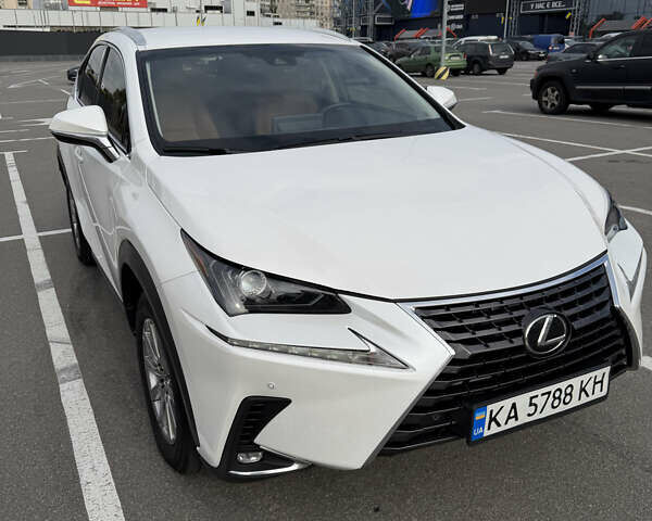 Белый Лексус НХ, объемом двигателя 2 л и пробегом 98 тыс. км за 27500 $, фото 11 на Automoto.ua