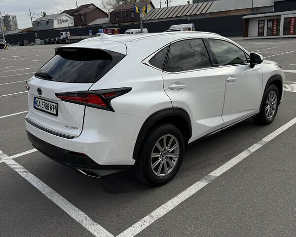 Белый Лексус НХ, объемом двигателя 2 л и пробегом 98 тыс. км за 27500 $, фото 15 на Automoto.ua