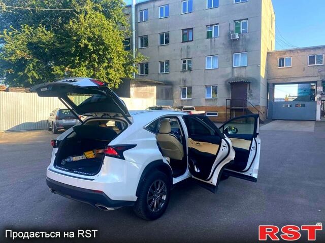 Білий Лексус НХ, об'ємом двигуна 2 л та пробігом 89 тис. км за 27000 $, фото 4 на Automoto.ua