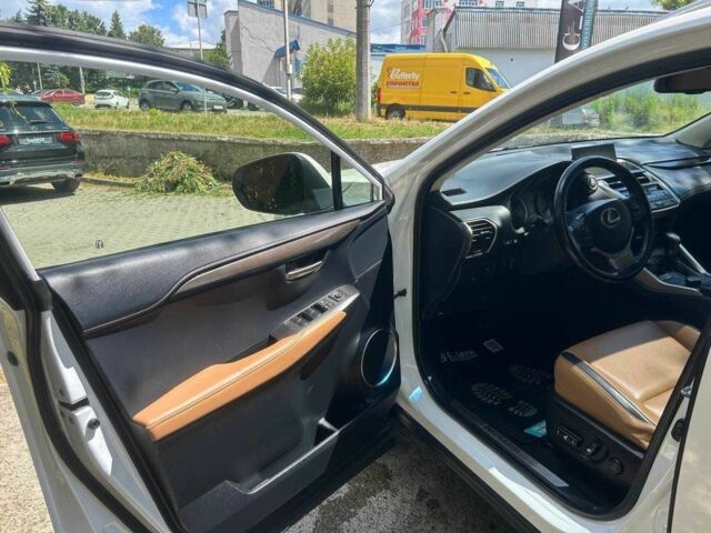 Білий Лексус НХ, об'ємом двигуна 2 л та пробігом 102 тис. км за 22905 $, фото 6 на Automoto.ua