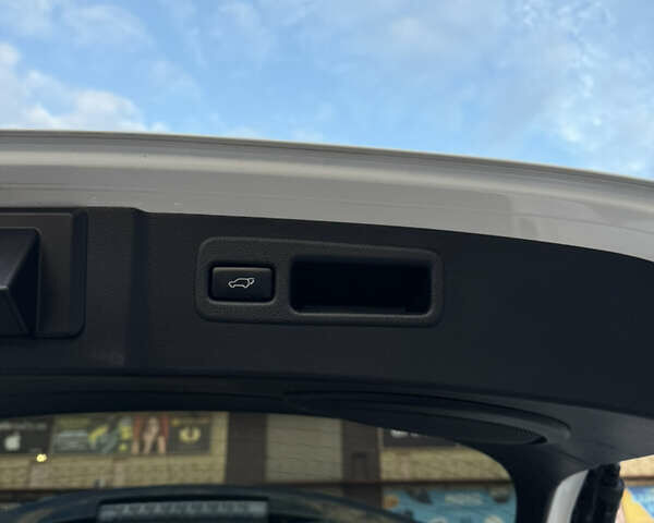 Білий Лексус НХ, об'ємом двигуна 2 л та пробігом 90 тис. км за 25500 $, фото 7 на Automoto.ua