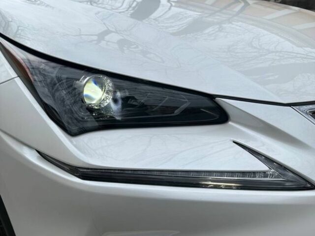 Білий Лексус НХ, об'ємом двигуна 2 л та пробігом 57 тис. км за 34999 $, фото 6 на Automoto.ua