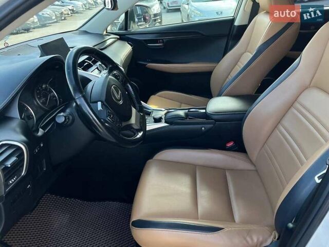 Белый Лексус НХ, объемом двигателя 2 л и пробегом 152 тыс. км за 22790 $, фото 16 на Automoto.ua