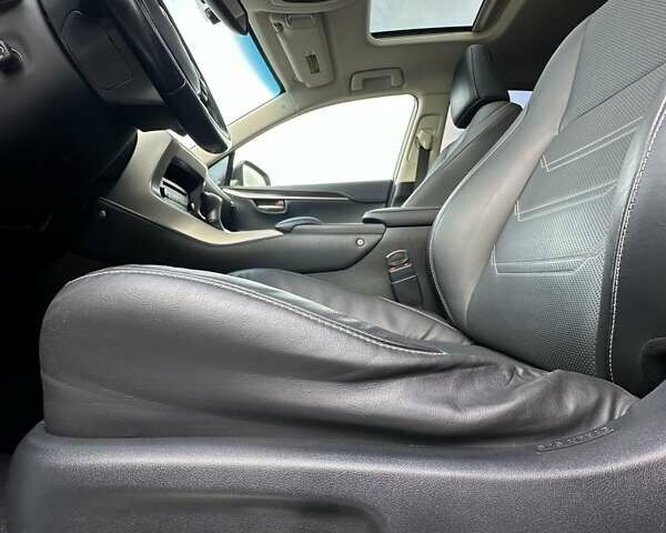 Білий Лексус НХ, об'ємом двигуна 2 л та пробігом 126 тис. км за 21500 $, фото 23 на Automoto.ua