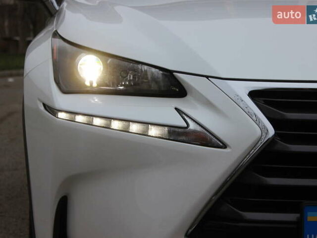 Белый Лексус НХ, объемом двигателя 2 л и пробегом 58 тыс. км за 25999 $, фото 14 на Automoto.ua