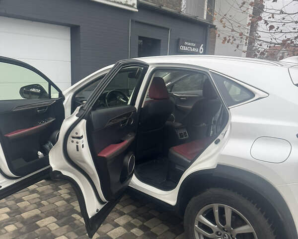 Белый Лексус НХ, объемом двигателя 1.99 л и пробегом 225 тыс. км за 27000 $, фото 5 на Automoto.ua