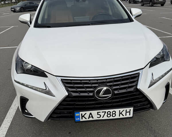 Белый Лексус НХ, объемом двигателя 2 л и пробегом 98 тыс. км за 27500 $, фото 12 на Automoto.ua