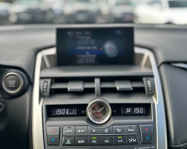 Білий Лексус НХ, об'ємом двигуна 2 л та пробігом 126 тис. км за 24500 $, фото 23 на Automoto.ua