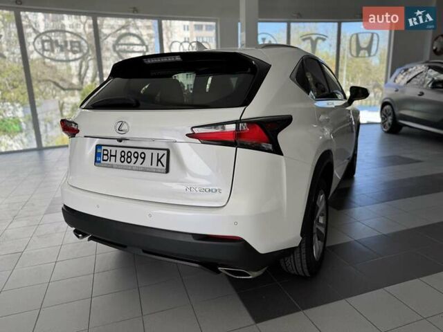 Белый Лексус НХ, объемом двигателя 2 л и пробегом 56 тыс. км за 22500 $, фото 3 на Automoto.ua