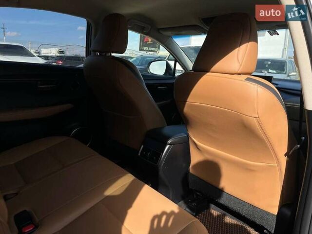 Белый Лексус НХ, объемом двигателя 2 л и пробегом 152 тыс. км за 22790 $, фото 13 на Automoto.ua