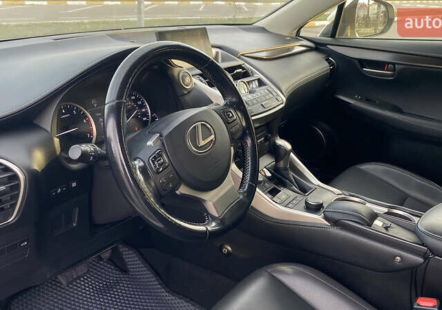 Белый Лексус НХ, объемом двигателя 1.99 л и пробегом 115 тыс. км за 23500 $, фото 12 на Automoto.ua