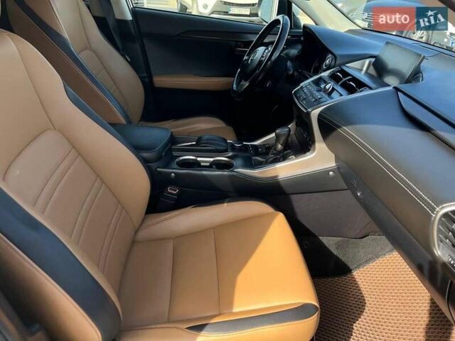 Белый Лексус НХ, объемом двигателя 2 л и пробегом 152 тыс. км за 22790 $, фото 29 на Automoto.ua