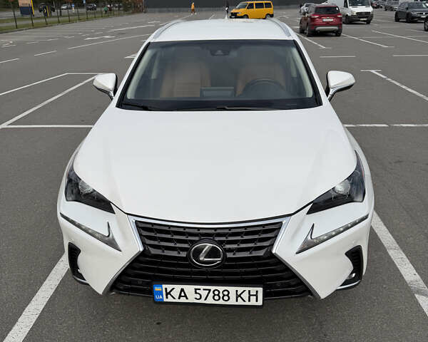 Белый Лексус НХ, объемом двигателя 2 л и пробегом 98 тыс. км за 27500 $, фото 19 на Automoto.ua