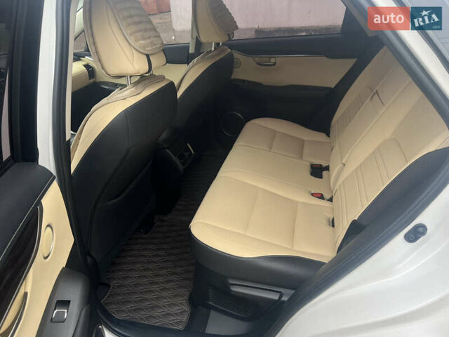 Белый Лексус НХ, объемом двигателя 1.99 л и пробегом 70 тыс. км за 31000 $, фото 8 на Automoto.ua