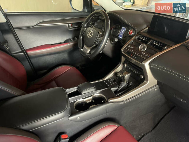 Белый Лексус НХ, объемом двигателя 2 л и пробегом 140 тыс. км за 31400 $, фото 14 на Automoto.ua