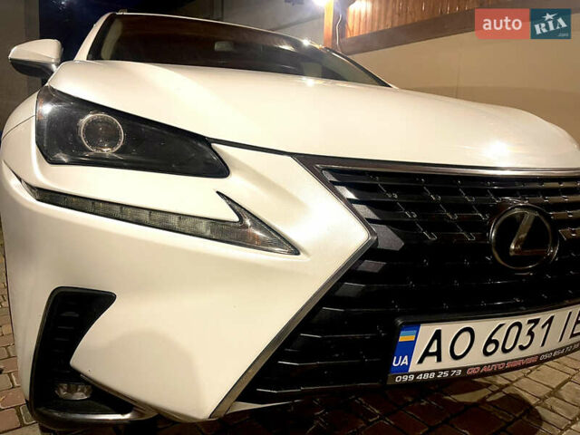 Белый Лексус НХ, объемом двигателя 2 л и пробегом 140 тыс. км за 31400 $, фото 35 на Automoto.ua