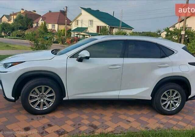 Білий Лексус НХ, об'ємом двигуна 2 л та пробігом 79 тис. км за 32500 $, фото 5 на Automoto.ua