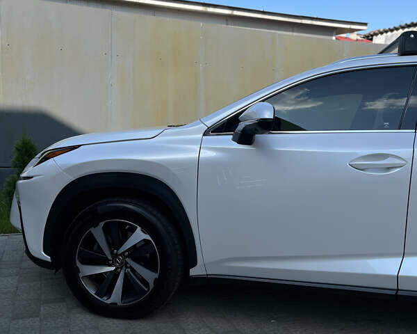 Білий Лексус НХ, об'ємом двигуна 2 л та пробігом 88 тис. км за 27500 $, фото 8 на Automoto.ua