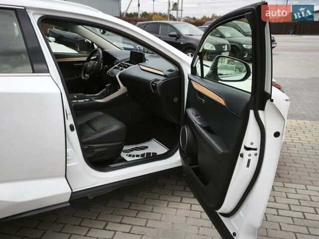 Білий Лексус НХ, об'ємом двигуна 1.99 л та пробігом 154 тис. км за 27601 $, фото 20 на Automoto.ua