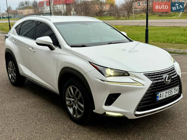 Білий Лексус НХ, об'ємом двигуна 1.99 л та пробігом 186 тис. км за 28300 $, фото 1 на Automoto.ua