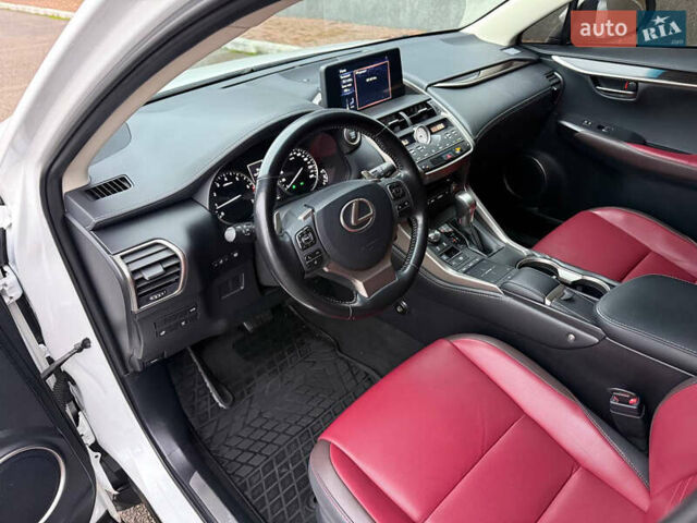 Білий Лексус НХ, об'ємом двигуна 1.99 л та пробігом 186 тис. км за 28300 $, фото 10 на Automoto.ua