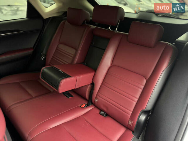 Белый Лексус НХ, объемом двигателя 2 л и пробегом 111 тыс. км за 29900 $, фото 16 на Automoto.ua