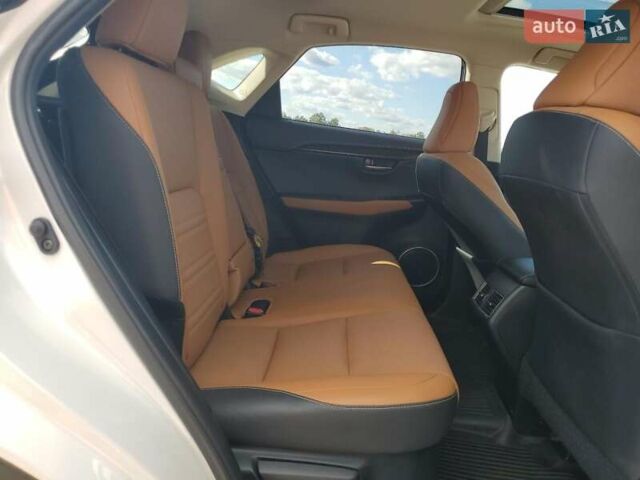 Білий Лексус НХ, об'ємом двигуна 2 л та пробігом 76 тис. км за 8700 $, фото 10 на Automoto.ua