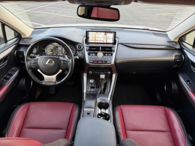 Білий Лексус НХ, об'ємом двигуна 2.5 л та пробігом 40 тис. км за 16000 $, фото 6 на Automoto.ua