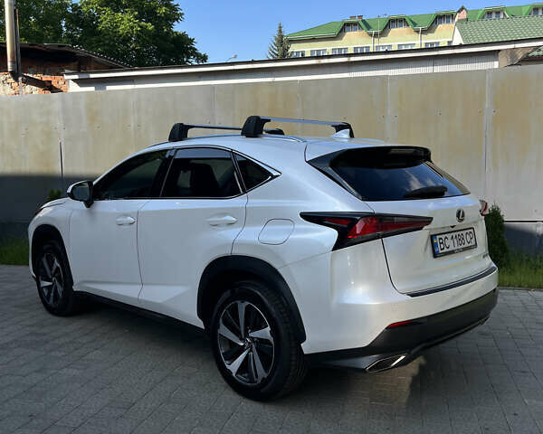 Білий Лексус НХ, об'ємом двигуна 2 л та пробігом 88 тис. км за 27500 $, фото 7 на Automoto.ua