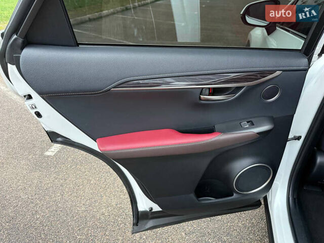 Білий Лексус НХ, об'ємом двигуна 1.99 л та пробігом 186 тис. км за 28300 $, фото 13 на Automoto.ua