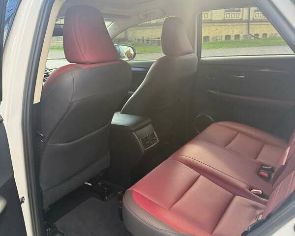 Белый Лексус НХ, объемом двигателя 2 л и пробегом 233 тыс. км за 22000 $, фото 17 на Automoto.ua