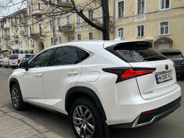 Белый Лексус НХ, объемом двигателя 2 л и пробегом 57 тыс. км за 34999 $, фото 4 на Automoto.ua