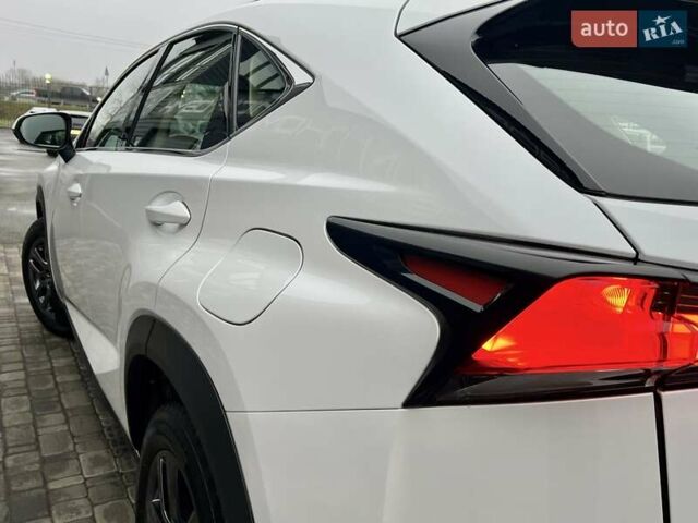 Белый Лексус НХ, объемом двигателя 1.99 л и пробегом 63 тыс. км за 30900 $, фото 76 на Automoto.ua