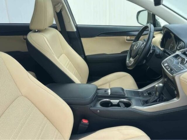 Белый Лексус НХ, объемом двигателя 2 л и пробегом 76 тыс. км за 18000 $, фото 8 на Automoto.ua