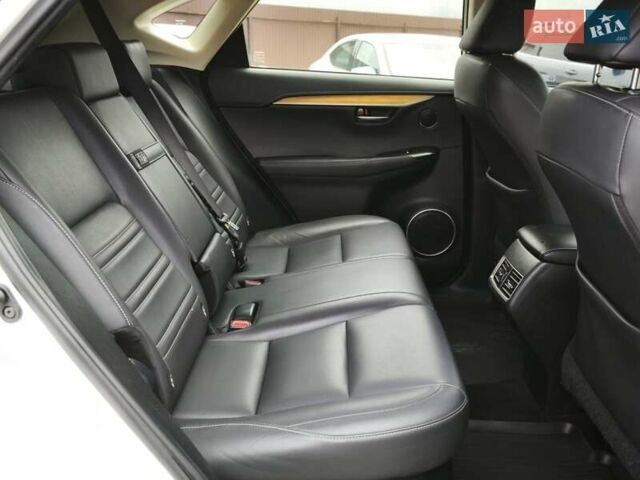 Білий Лексус НХ, об'ємом двигуна 1.99 л та пробігом 154 тис. км за 27601 $, фото 18 на Automoto.ua