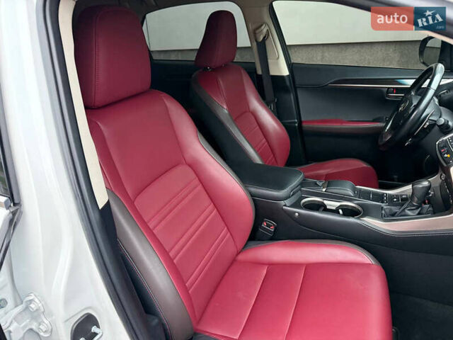 Білий Лексус НХ, об'ємом двигуна 1.99 л та пробігом 186 тис. км за 28300 $, фото 22 на Automoto.ua