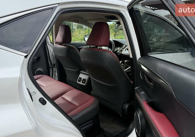 Білий Лексус НХ, об'ємом двигуна 2 л та пробігом 69 тис. км за 29500 $, фото 6 на Automoto.ua