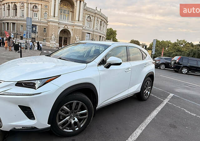 Белый Лексус НХ, объемом двигателя 1.99 л и пробегом 66 тыс. км за 32000 $, фото 5 на Automoto.ua