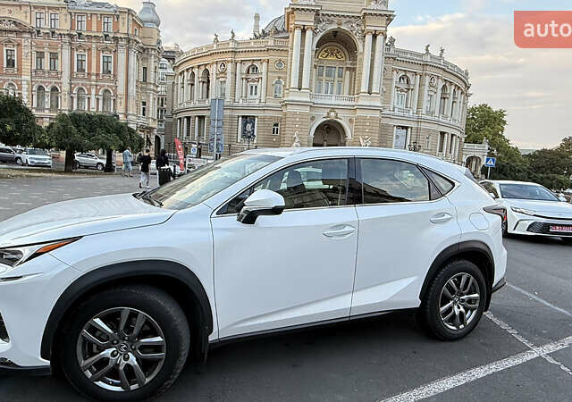 Белый Лексус НХ, объемом двигателя 1.99 л и пробегом 66 тыс. км за 32000 $, фото 6 на Automoto.ua