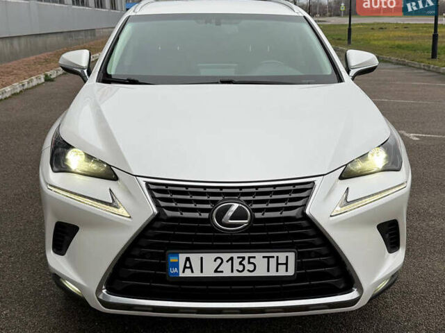 Білий Лексус НХ, об'ємом двигуна 1.99 л та пробігом 186 тис. км за 28300 $, фото 2 на Automoto.ua