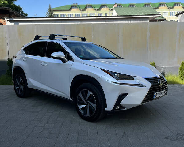Білий Лексус НХ, об'ємом двигуна 2 л та пробігом 88 тис. км за 27500 $, фото 2 на Automoto.ua