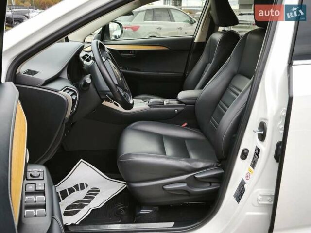 Білий Лексус НХ, об'ємом двигуна 1.99 л та пробігом 154 тис. км за 27601 $, фото 10 на Automoto.ua