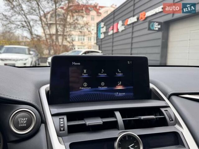 Білий Лексус НХ, об'ємом двигуна 1.99 л та пробігом 66 тис. км за 32900 $, фото 21 на Automoto.ua