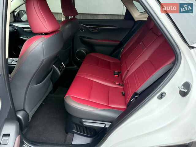 Білий Лексус НХ, об'ємом двигуна 1.99 л та пробігом 186 тис. км за 28300 $, фото 14 на Automoto.ua