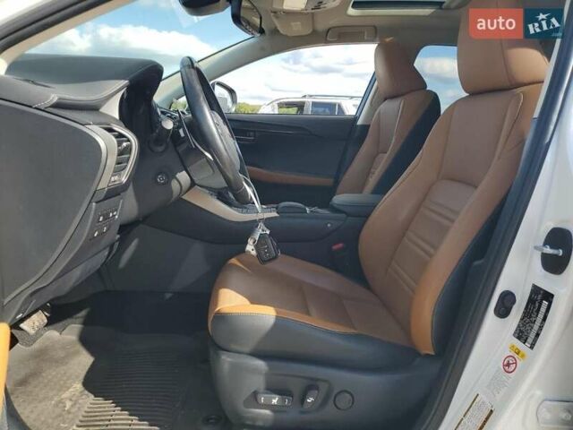 Білий Лексус НХ, об'ємом двигуна 2 л та пробігом 76 тис. км за 8700 $, фото 6 на Automoto.ua
