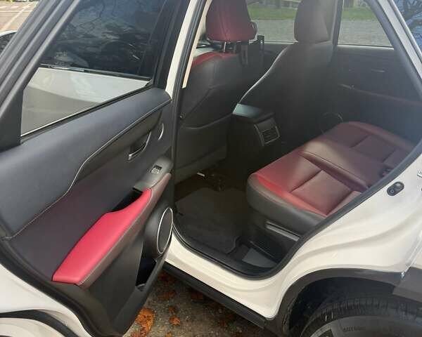 Белый Лексус НХ, объемом двигателя 2 л и пробегом 233 тыс. км за 22000 $, фото 15 на Automoto.ua